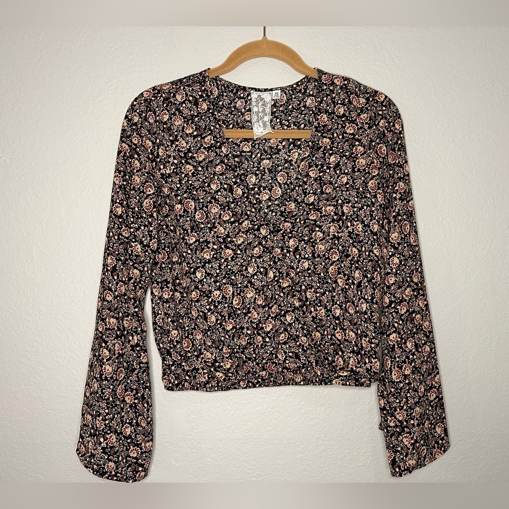 Sadie & Sage Floral Crop Top Flare Sleeves V Neck Women’s XS